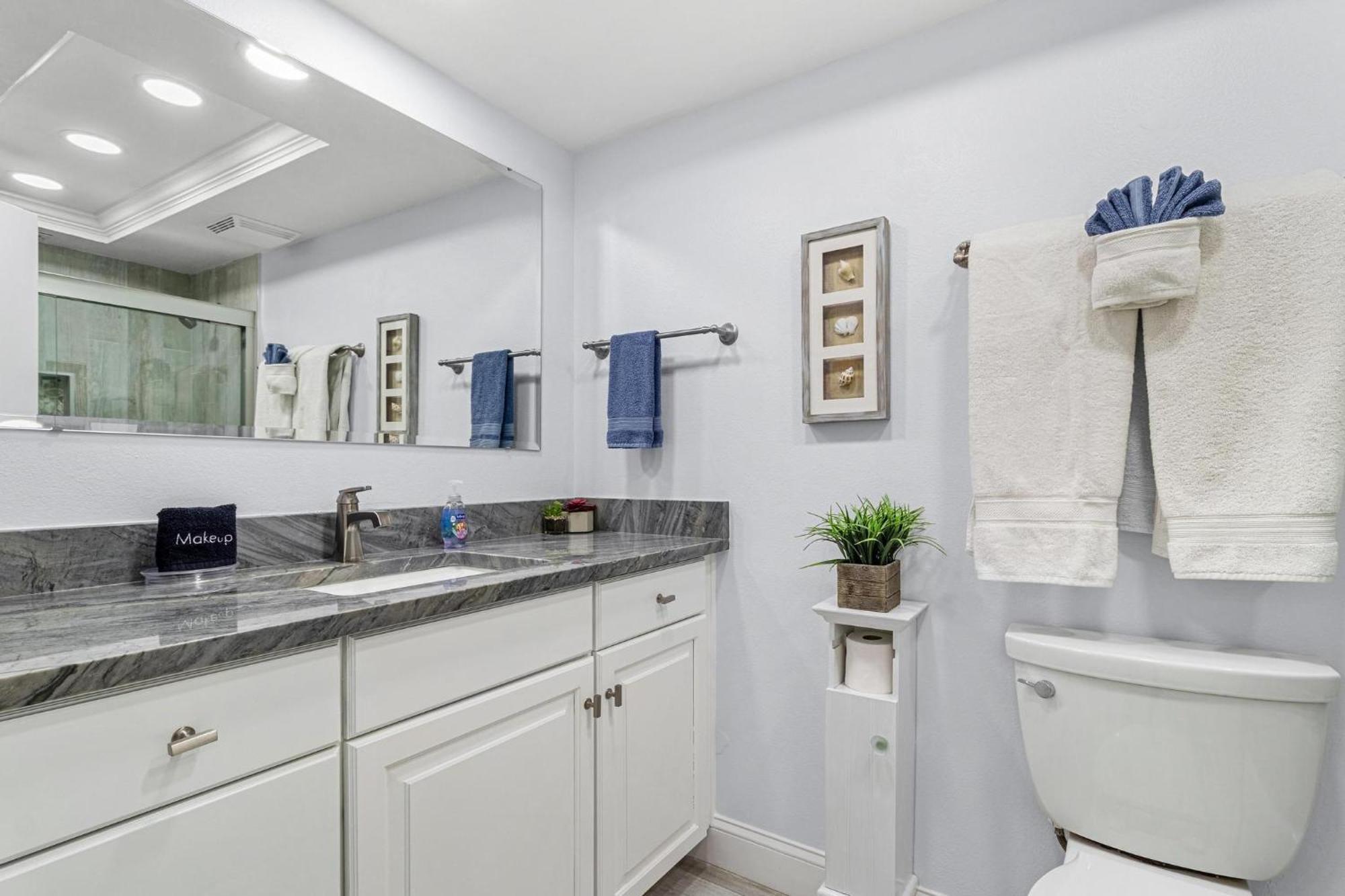 Beach Oasis - No Storm Damage & Guest Ready! Come Enjoy The Heated Pool & Relax At The Beach! Clearwater Beach Exterior foto