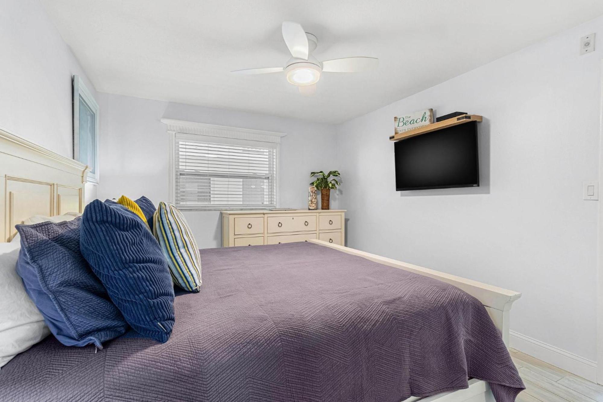 Beach Oasis - No Storm Damage & Guest Ready! Come Enjoy The Heated Pool & Relax At The Beach! Clearwater Beach Exterior foto