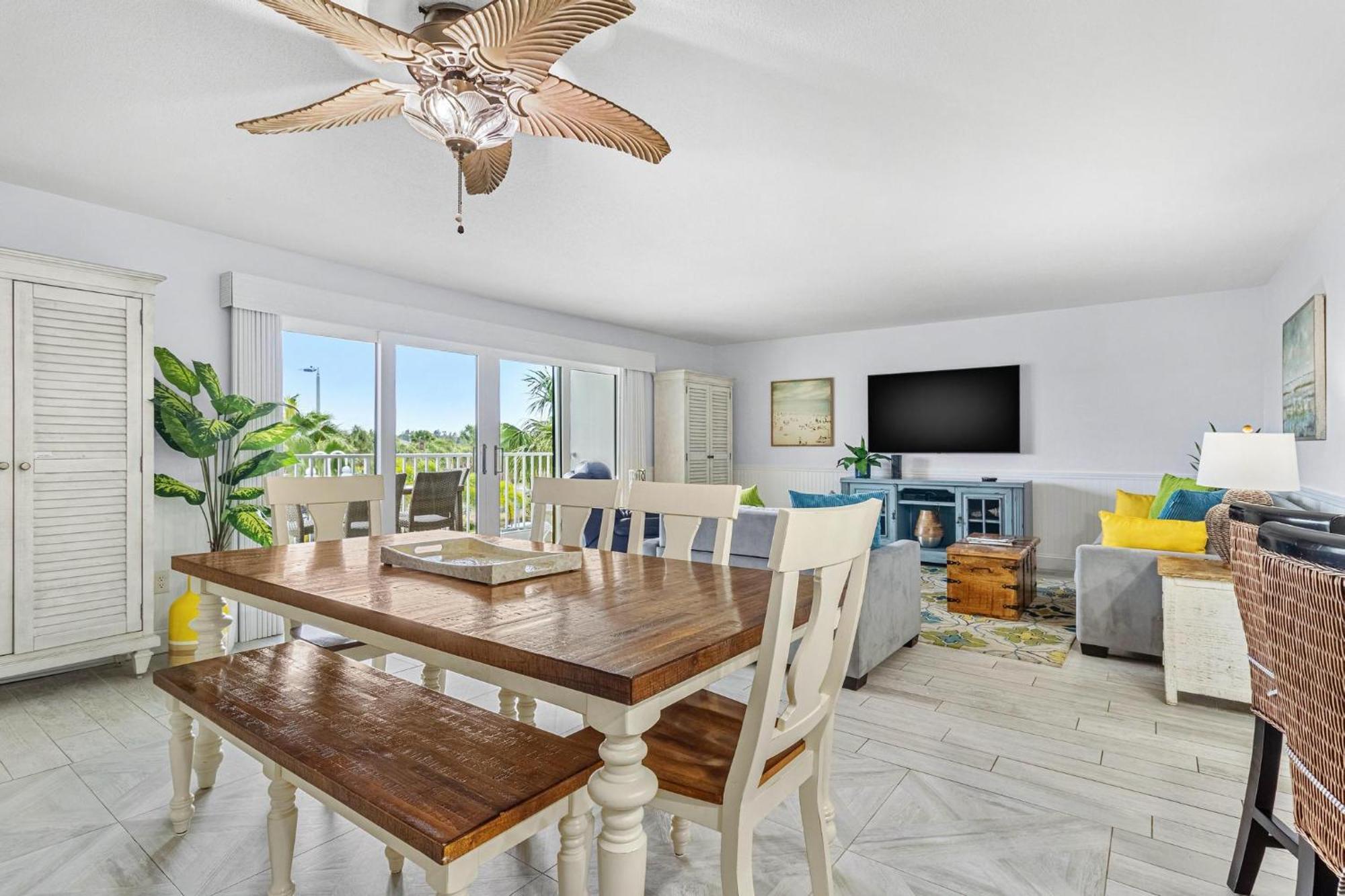Beach Oasis - No Storm Damage & Guest Ready! Come Enjoy The Heated Pool & Relax At The Beach! Clearwater Beach Exterior foto