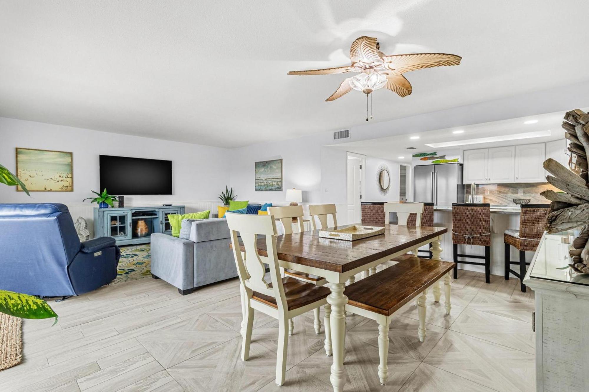 Beach Oasis - No Storm Damage & Guest Ready! Come Enjoy The Heated Pool & Relax At The Beach! Clearwater Beach Exterior foto